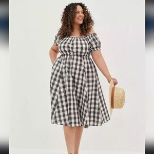 Torrid Off-Shoulder Peasant Midi Dress - Seersucker Gingham Grey & White, 4